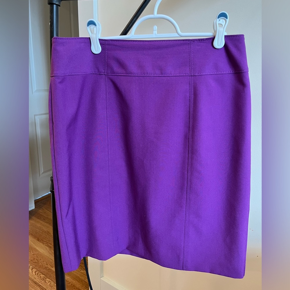 Worthington purple skirt. Size 12. In like new condition.